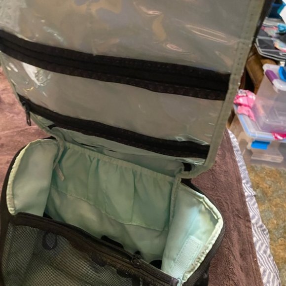 Gym or Diaper Bag with hook for hanging & drawstring bag included! SIZE OS - Picture 11 of 12